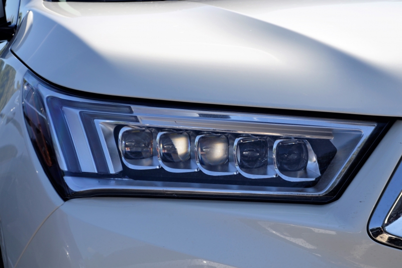 automobile-ST ANTONIN-min_acura-headlamp-2834131